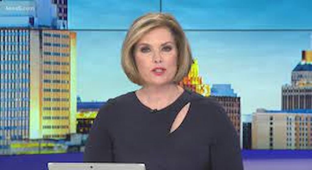 Deborah Knapp KENS 5 anchor